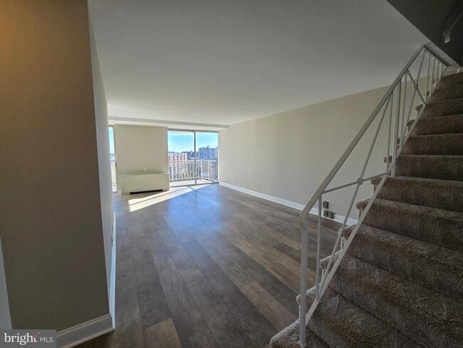 Foto del edificio - 301 N Beauregard St