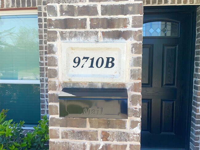 Foto del edificio - 9710 Tuffly St