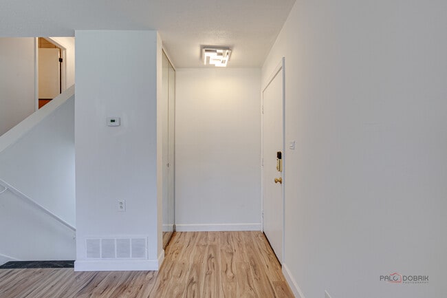 Building Photo - 808 Inverrary Ln
