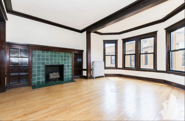 Foto del edificio - 2444 N Sawyer Ave
