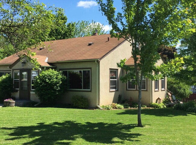 Large corner lot with large driveway and garage in back - 6645 Oakland Ave S