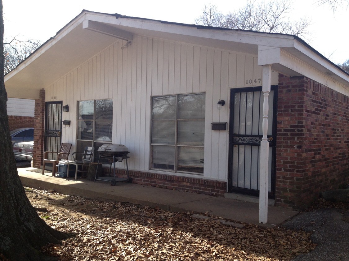 Primary Photo - 1047 Treadwell St