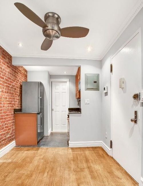 Building Photo - 347 W 53rd St