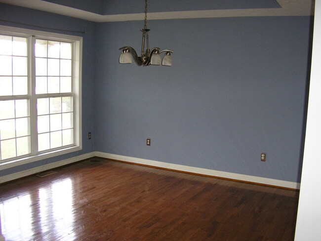 Building Photo - 148 Winding Creek