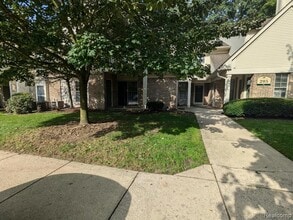 Building Photo - 205 Maplewood Ct