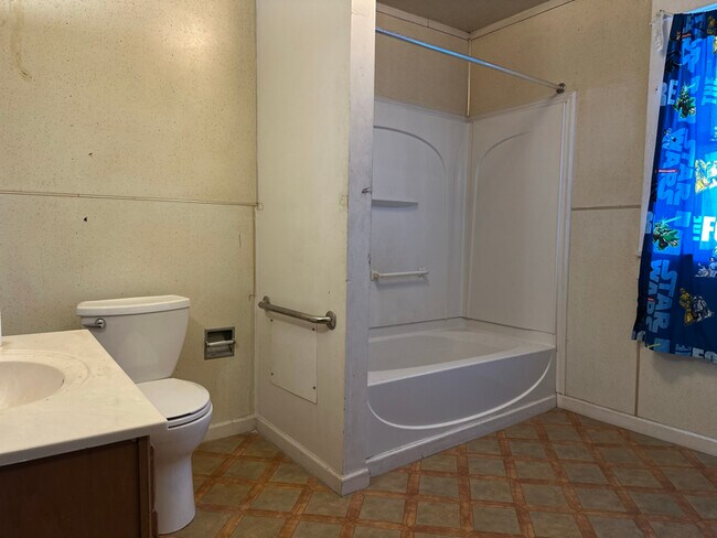 Building Photo - 2228 11th St SW