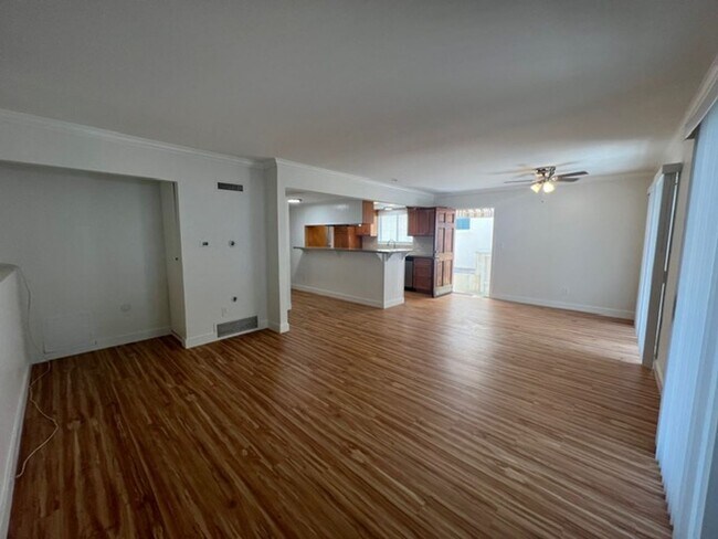 Building Photo - 382