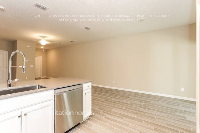 Foto del edificio - 653 Cherry Ridge Dr