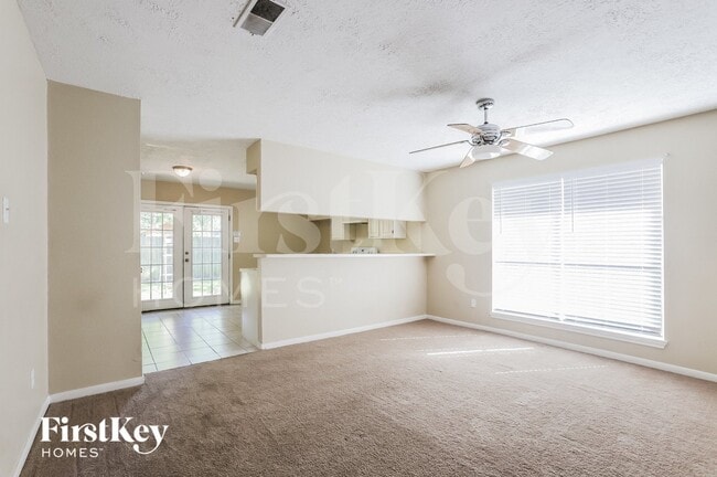 Foto del edificio - 2614 Forestbrook Dr