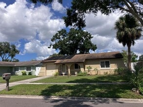 Building Photo - 8067 Candlewoode Dr