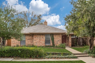 Building Photo - 2118 Falcon Ridge Dr