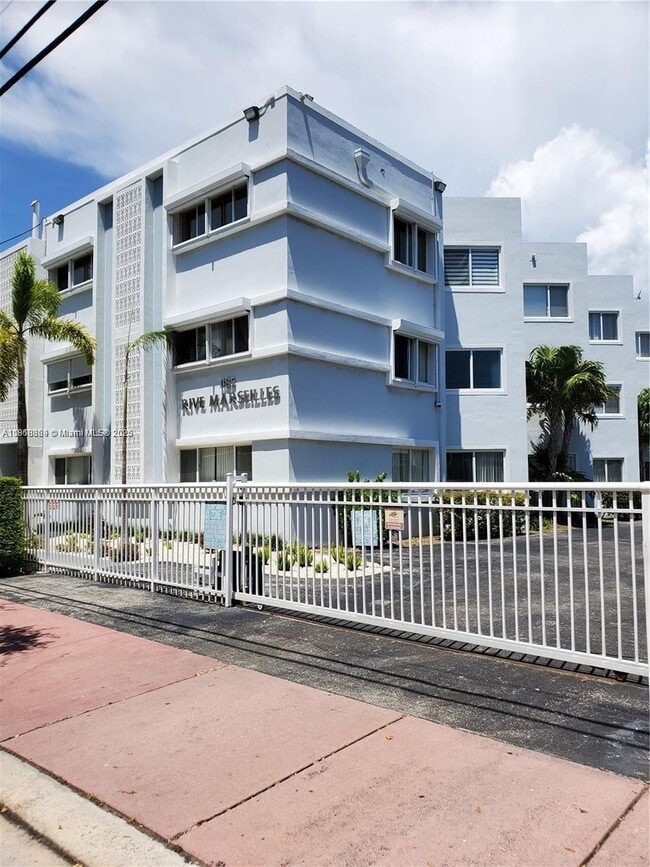 Building Photo - 1185 Marseille Dr