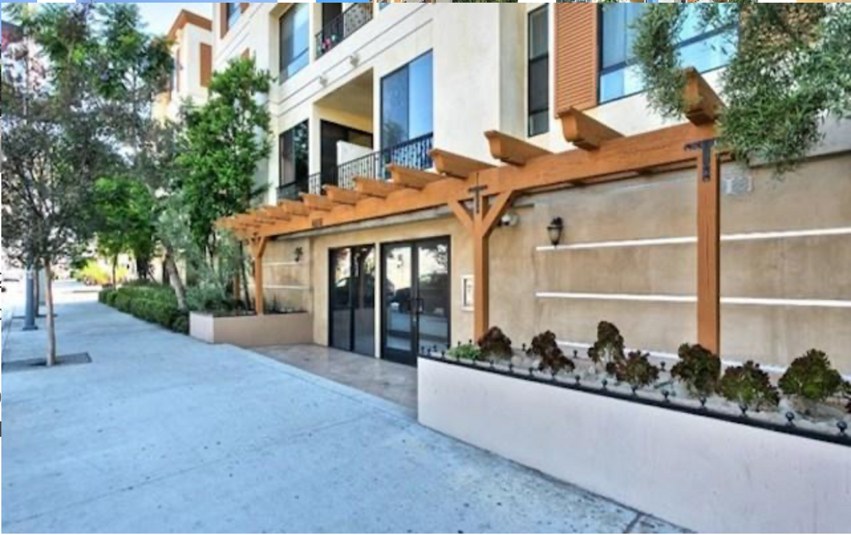 Front Entrance - 6938 Laurel Canyon Blvd