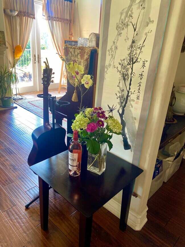 High Ceilings, Skylights, private balcony - 12045 Hoffman St