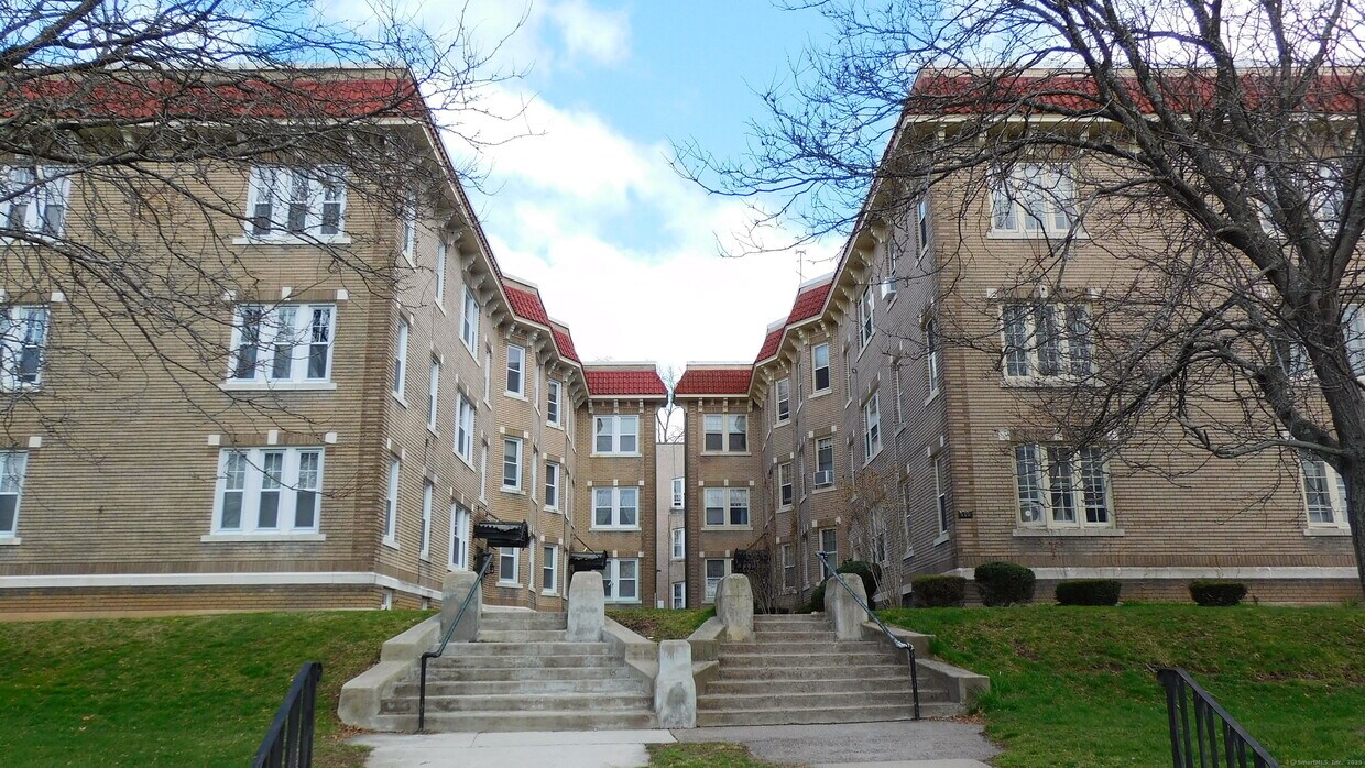Foto principal - 704 Farmington Ave