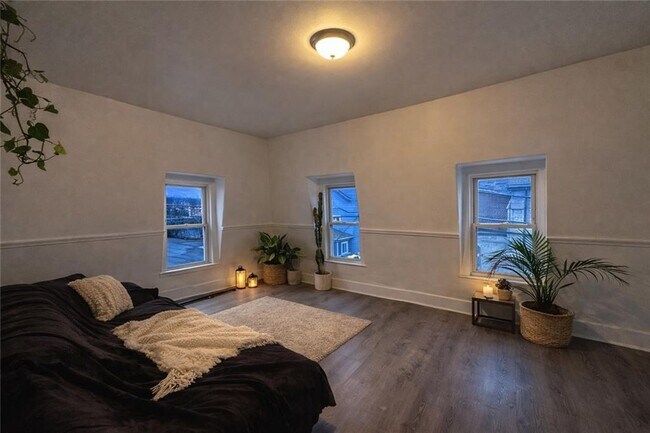 Foto del edificio - 212-212 N Main St