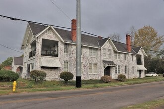 Building Photo - 2243 Madison Ave