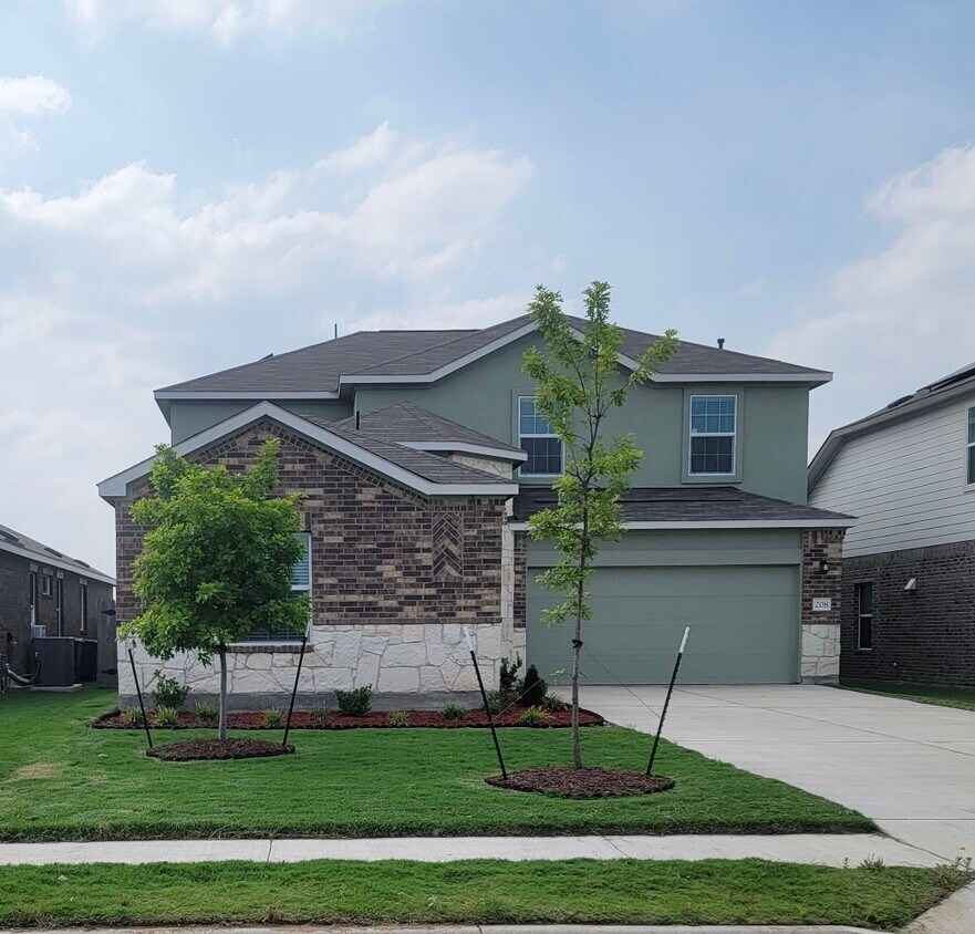 Foto principal - 208 Golden Grove Pkwy