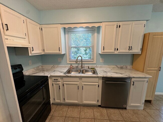 Kitchen - 205 Wellons Dr