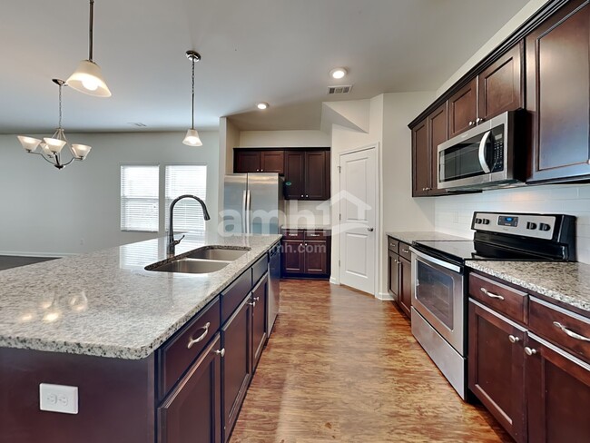 Building Photo - 321 Crabapple Cir