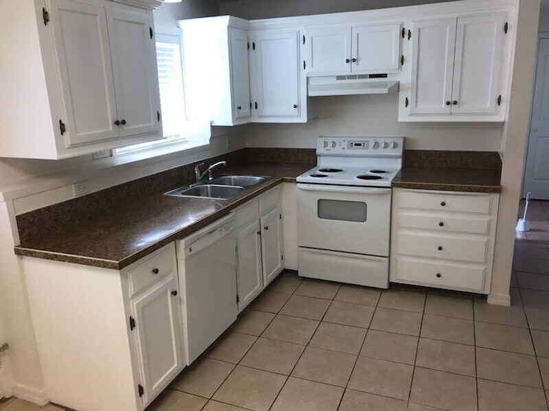 Foto del edificio - DO NOT APPLY WITH LEGACY Great 2 bedroom 1...