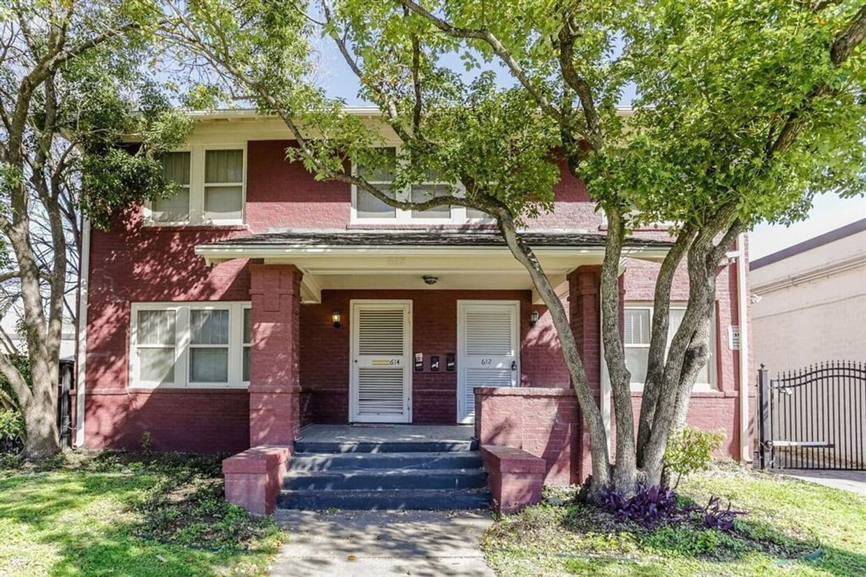 Photo - 612 West Alabama Street
