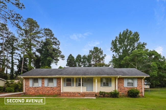 Building Photo - 721 Bluebird Dr SE