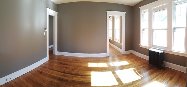 Building Photo - 33 Prescott St