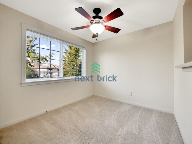 Foto del edificio - 3 Bed and 2 Bath Beautiful Condo is Available for Rent!