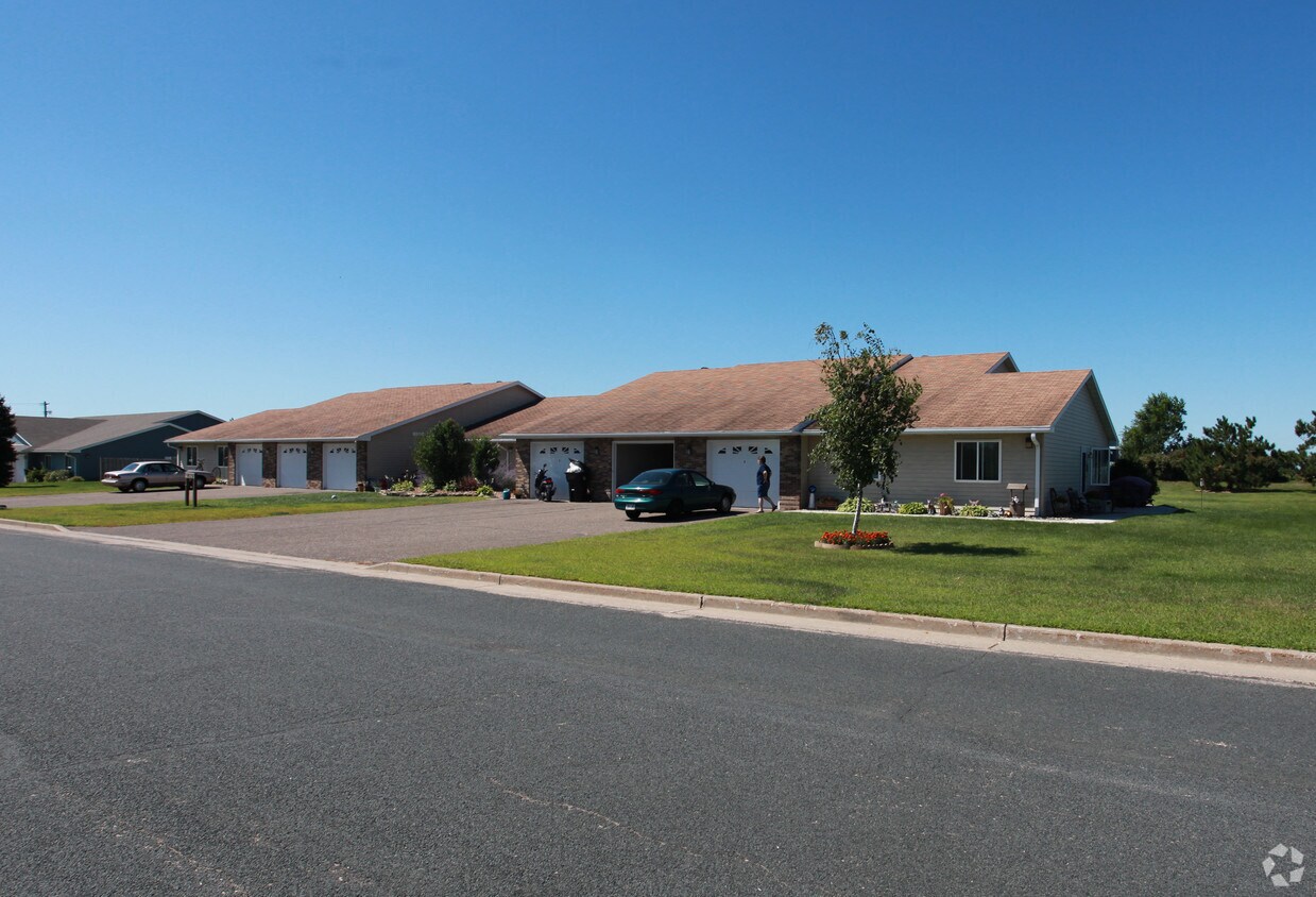 1439 Domain Dr, New Richmond, WI 54017 Apartments in New Richmond, WI