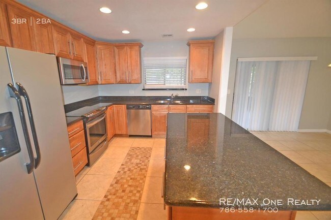 Building Photo - 1211 Wyndcliff Dr