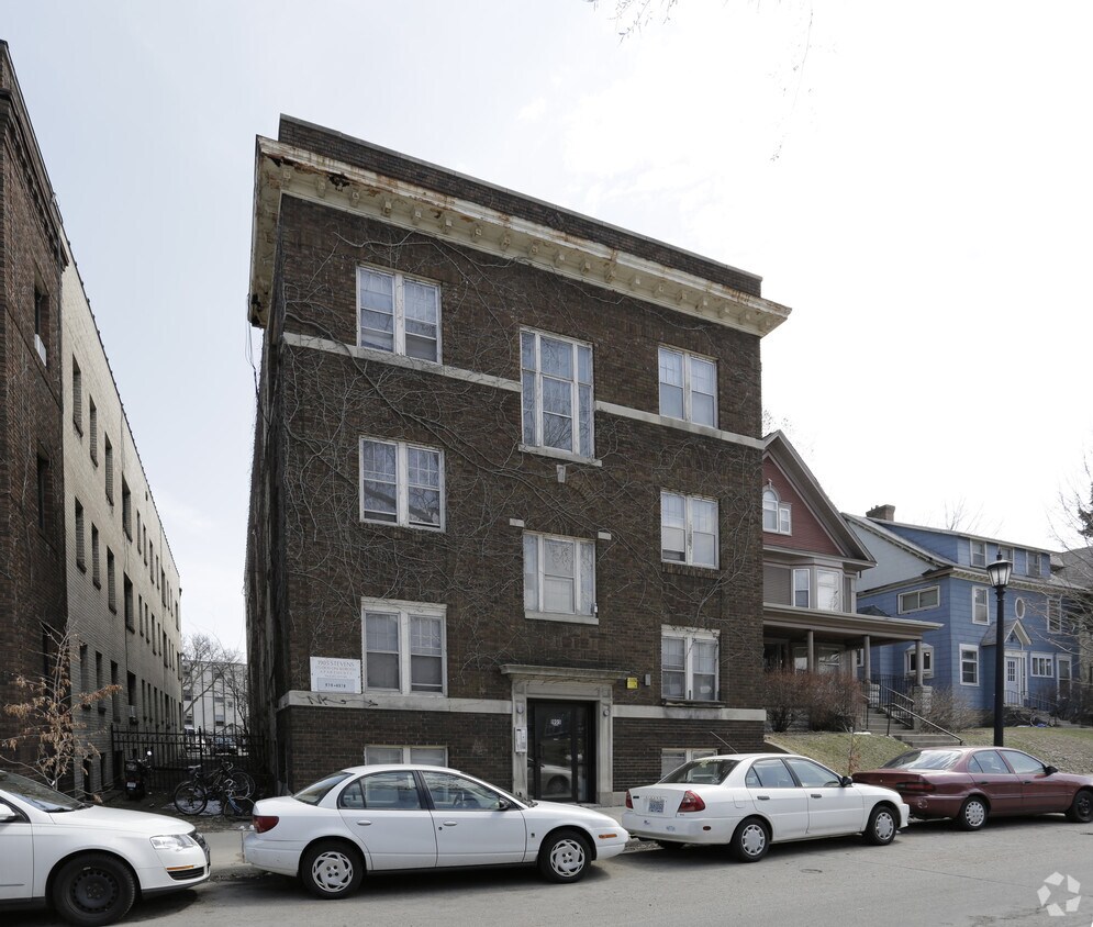 Foto del edificio - 1905 Stevens Ave
