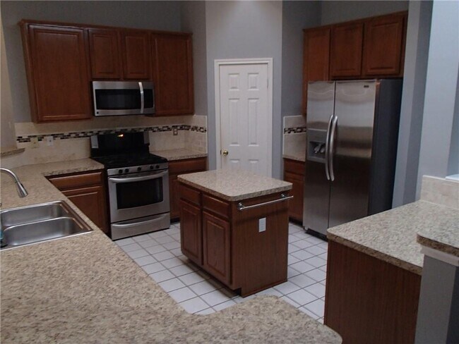 Building Photo - 408 Steeplechase Dr