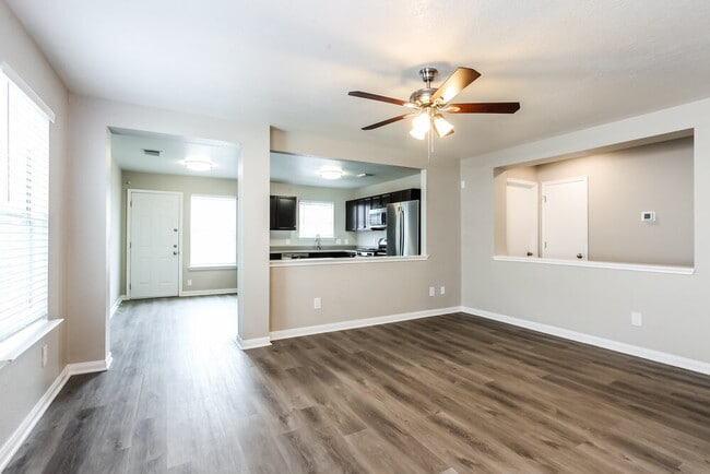 Foto del edificio - 15510 Miller House Ln