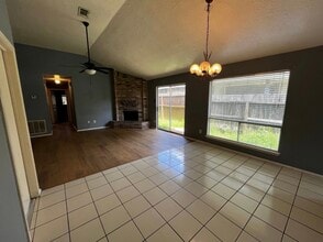 Building Photo - 11013 Crenchrus Ct