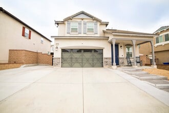 Building Photo - 5217 Clementine Ave.