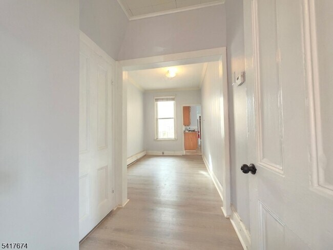 Foto del edificio - 8 Lincoln Ave