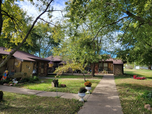 Building Photo - Oak Hill