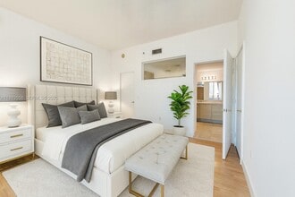 Building Photo - 350 NE 24th St