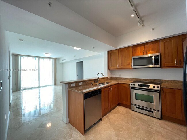 Building Photo - 1745 E Hallandale Beach Blvd
