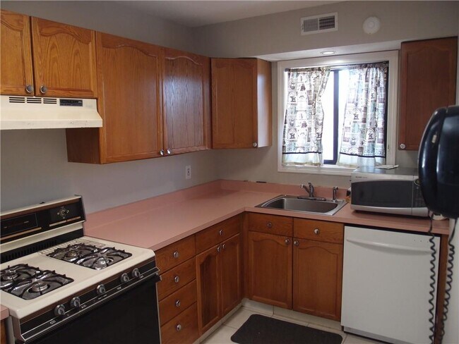 Foto del edificio - 650 E Greenwich Ave