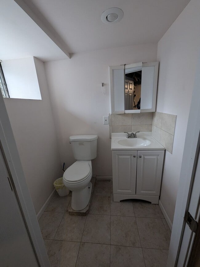 Building Photo - 929 Edgemore Rd