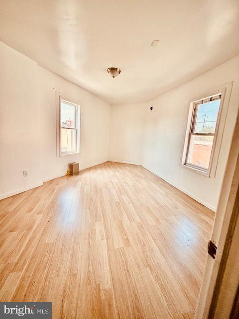 Foto del edificio - 240-42 W Glenwood Ave