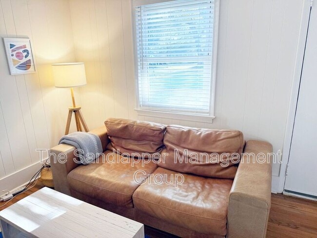 Foto del edificio - 4509 Old Park Rd