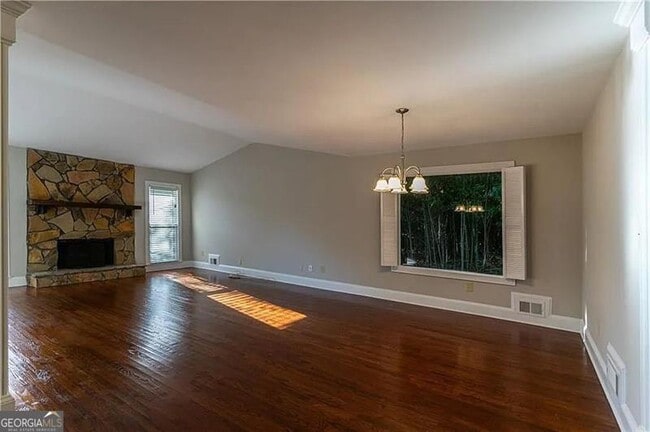 Building Photo - 3562 Bryant Ln