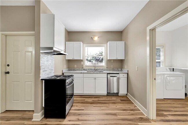 Foto del edificio - 305 Jackson St N