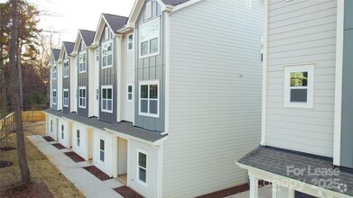 Building Photo - 4108 Salient St