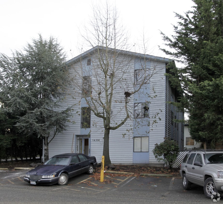 Primary Photo - North Seattle Apartments