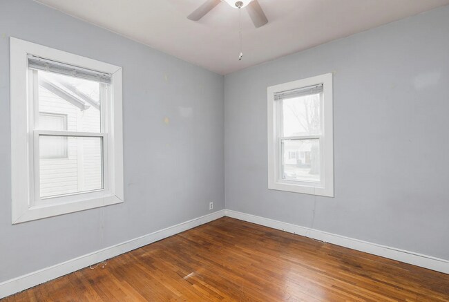 Foto del edificio - 1811 Forest Ave