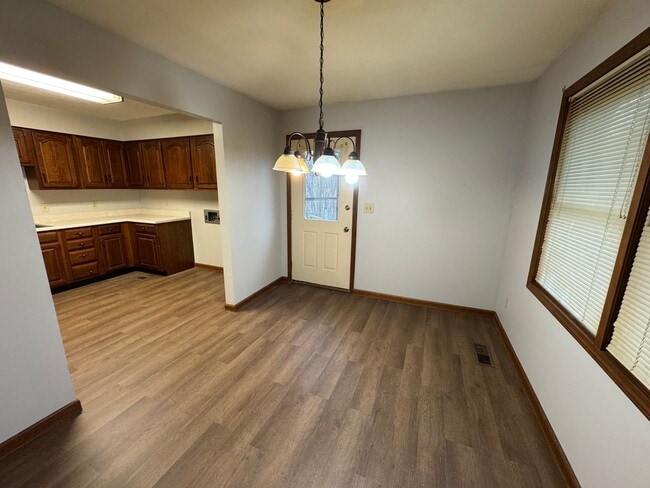 Building Photo - 2 bedroom 1 bath duplex in Lone Oak